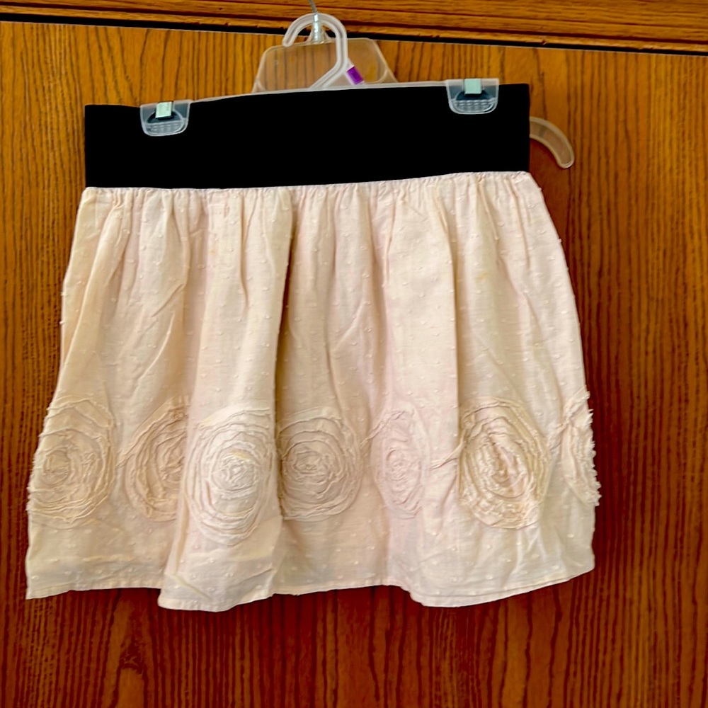 Beige short skirt